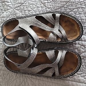 Naot sandals 41